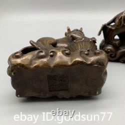 6.3Collecting Chinese antiques bronze gilt exquisite handmade lion statue