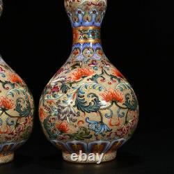 8 Chinese Porcelain qing dynasty qianlong mark A pair colour enamels lotus Vase