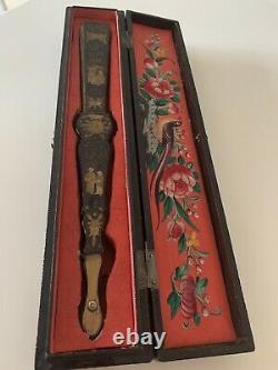 ANTIQUE CHINESE PAINTED 1000 FACES FAN- 19th Century- Original Box
