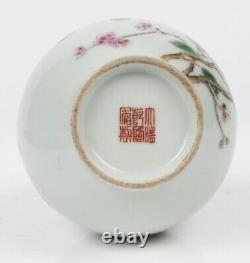 A chinese Famille Rose Porcelain Vase