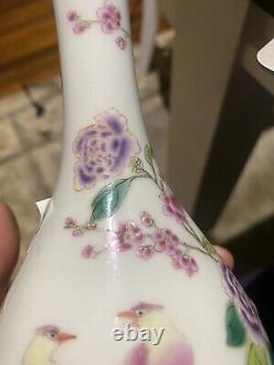 A chinese Famille Rose Porcelain Vase