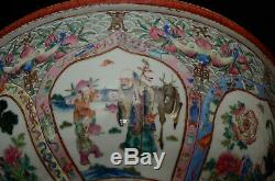 An extremely rare and large Chinese porcelain 19th century jardiniere / planter