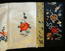 Antique Chinese Embroidered Silk Women's Robe. 1st half 20th cent