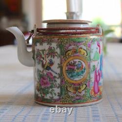 Antique Chinese Porcelain Teapot Qing Dynasty Canton Rose Medallion