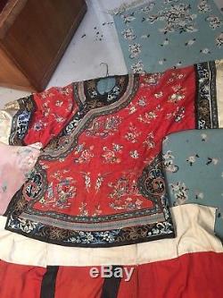 Antique Chinese Red Background Ladys Embroidered Robe And Skirt