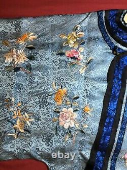 BEAUTIFUL ANTIQUE 19th c QI'ING CHINESE EMBROIDERED SILK WOMEN ROBE EMBROIDERY