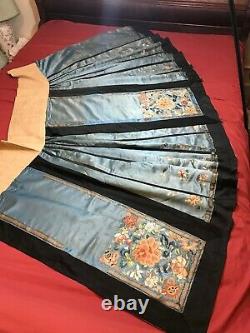 Beautiful Antique Qi'ing Chinese Hand Embroidered Women Silk Skirt Embroidery