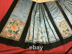 Beautiful Antique Qi'ing Chinese Hand Embroidered Women Silk Skirt Embroidery