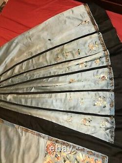 Beautiful Antique Qi'ing Chinese Hand Embroidered Women Silk Skirt Embroidery