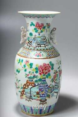 Beautiful Chinese Famille Rose Porcelain Vase, Marked