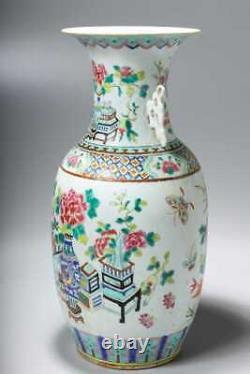 Beautiful Chinese Famille Rose Porcelain Vase, Marked