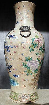 Certified Chinese porcelain vase, Ming dynasty, (1447-1487) mark and period