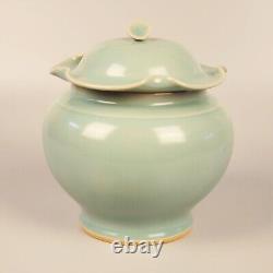 Chinese Antique Celadon Pot Porcelain Lotus Leaf Jar Longquan Kilns Vase