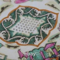 Chinese Vintage Late-Qing Famille Rose Petal Shape Porcelain Oriental Stem Plate