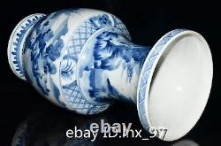 Chinese antiques Kangxi in Qing Dynasty Blue and white Landscape pattern bottle