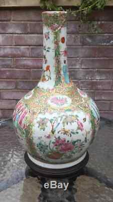 Large Chinese Famile Rose 19th Century bottle vase