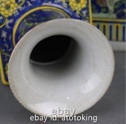 18 Antiquités Chinoises Porcelaine Vase à Motif des Quatre Saisons Kangxi en Paire.