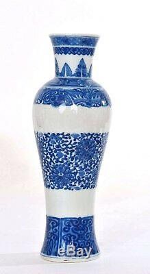 19ème Siècle Chinois Bleu Et Blanc Vase En Porcelaine Avec Des Fleurs