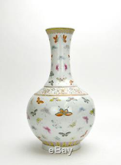 19ème Siècle Chinois Qing Guangxu Famille Rose Vase Globulaire En Porcelaine De 100 Papillons