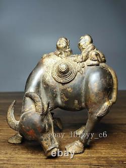 5.4 Antiquités chinoises en cuivre pur Statue de l'Enfant chanceux en cinnabar qui paît.