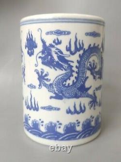 5.5'' Chinese Ancienne Porcelaine Bleu Et Blanc Double Porte Stylo Motif Dragon