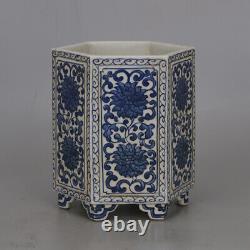6.1 Pot à pinceaux à six côtés en porcelaine chinoise Qing bleu et blanc avec fleur de lotus