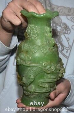 9.2 Ancienne bouteille vase en jade vert chinois sculptée avec un dragon Fengshui statue