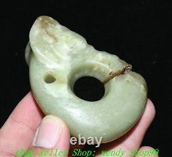 Ancien pendentif sculpté en jade naturel de la culture chinoise ancienne Hongshan avec un crochet en forme de dragon cochon