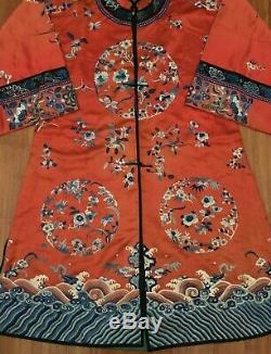 Ancienne Robe Rouge Brodée Chinoise