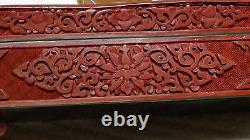 Antique 18c Chinese Red Cinnabar Longueur Box Phoenix Motif Avec Jade Horse