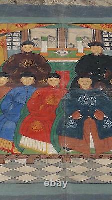 Antique 19c Gouache Chinoise Sur La Peinture D’ancêtre De Tissu D’un Homme Assis Et Femmes