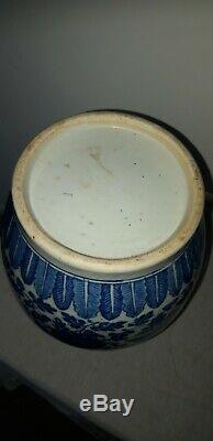 Antique Bleu Chinois Et Dragon Blanc Vase 18 Et 1/2 Pouces. 19ème Siècle