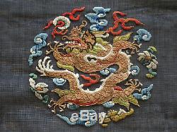 Antique Chinois Robe Frontière Broderie De Soie De Dragons