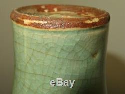 Antique Chinoise Dynastie Ming Longquan Celadon Porcelaine Vase Avec Support En Bois
