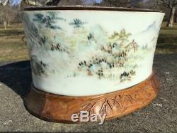 Antique Chinoises Qing Porcelaine Jardinières Avec Stands En Bois Liners Cuivre