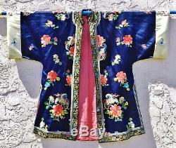 Antiques Soie Chinoise Robe Forbidden Point De Broderie C. 1900