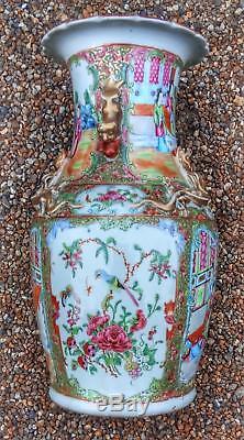 Antiquité Grand Vase En Porcelaine De Chine Avec Médaillon De La Famille Rose, Époque 1840 - Chinois
