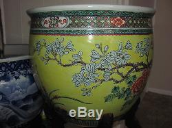 Antiquité Porcelaine Dynastie Des Qing Du Xixe Siècle Portique En Bois De La Famille Jaune