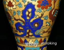 Antiquités Chinoises Ming Chenghua Modèle De Paon Multicolore Bouteille De Prune Une Paire