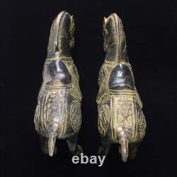 Antiquités - Une paire de belles vieilles statues de chevaux en cuivre chinois