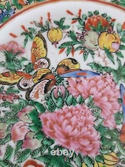 Assiette / Chargeur en porcelaine de la famille Rose de la dynastie Qing / République chinoise.