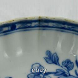 Assiette Porcelaine Chinoise Décor Bleu Et Blanc, Période Qianlong, 18ème Siècle