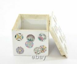 Boîte Chinoise En Porcelaine Rose Des Années 1900 Avec Boules De Médaillons