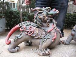 Chinois Vieux Talisman De Porcelaine Wucai Foo Dog Lion Bête Kylin Kilin Kirin Paire