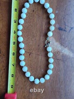 Collier en jadeite blanc antique semi-transparent magnifique