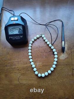 Collier en jadeite blanc antique semi-transparent magnifique