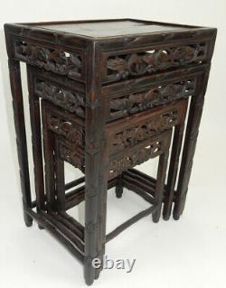 Ensemble De Tables De Rosiers Sculptés Chinois Antiques
