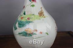 Epoque Xviiie Yongzheng Chinois Doré Vase Octogonal Famille-rose