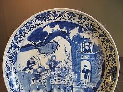 Exquise Grande Plaque En Porcelaine Bleue Et Blanche De Chine Fin De La République Des Qing 17