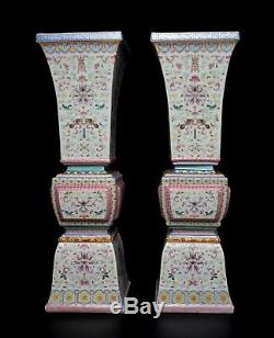 Fine Et Très Grande Paire De Vases Chinois Gu Époque République